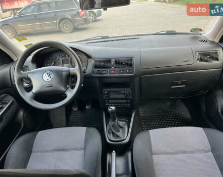 Серый Фольксваген Гольф, объемом двигателя 1.6 л и пробегом 217 тыс. км за 4550 $, фото 27 на Automoto.ua