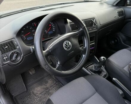 Серый Фольксваген Гольф, объемом двигателя 1.6 л и пробегом 278 тыс. км за 4750 $, фото 1 на Automoto.ua