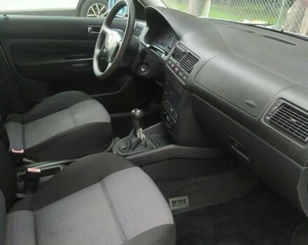 Сірий Фольксваген Гольф, об'ємом двигуна 1.39 л та пробігом 167 тис. км за 3500 $, фото 3 на Automoto.ua