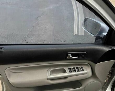 Серый Фольксваген Гольф, объемом двигателя 1.39 л и пробегом 183 тыс. км за 3750 $, фото 12 на Automoto.ua