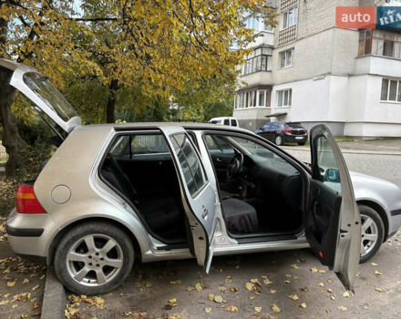 Фольксваген Гольф 2002 у Новояворівськ на Automoto.ua Сірий Фольксваген Гольф, об'ємом двигуна 1.6 л та пробігом 112 тис. км за 3500 $, фото 7 на Automoto.ua