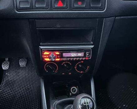 Серый Фольксваген Гольф, объемом двигателя 1.6 л и пробегом 251 тыс. км за 3900 $, фото 14 на Automoto.ua