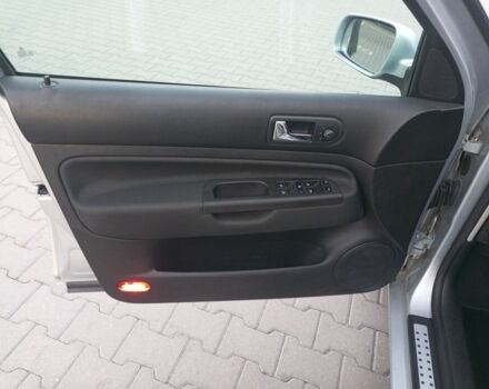 Серый Фольксваген Гольф, объемом двигателя 1.6 л и пробегом 206 тыс. км за 5150 $, фото 11 на Automoto.ua