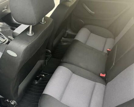 Серый Фольксваген Гольф, объемом двигателя 1.39 л и пробегом 250 тыс. км за 3999 $, фото 3 на Automoto.ua