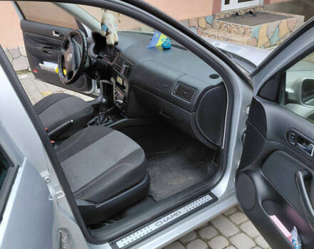 Серый Фольксваген Гольф, объемом двигателя 1.39 л и пробегом 287 тыс. км за 3500 $, фото 5 на Automoto.ua