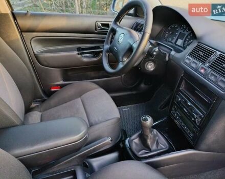 Серый Фольксваген Гольф, объемом двигателя 1.6 л и пробегом 177 тыс. км за 5000 $, фото 37 на Automoto.ua