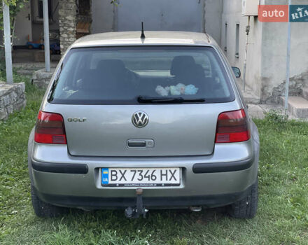 Серый Фольксваген Гольф, объемом двигателя 1.39 л и пробегом 264 тыс. км за 4500 $, фото 4 на Automoto.ua