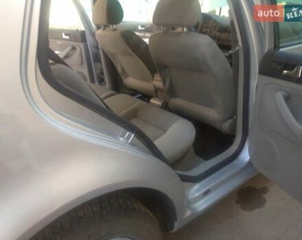 Серый Фольксваген Гольф, объемом двигателя 1.6 л и пробегом 235 тыс. км за 4884 $, фото 14 на Automoto.ua