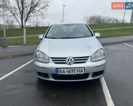 Серый Фольксваген Гольф, объемом двигателя 1.6 л и пробегом 260 тыс. км за 4200 $, фото 2 на Automoto.ua