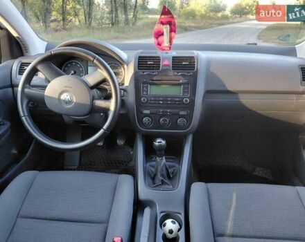 Сірий Фольксваген Гольф, об'ємом двигуна 1.4 л та пробігом 210 тис. км за 5200 $, фото 8 на Automoto.ua