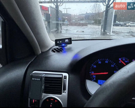 Серый Фольксваген Гольф, объемом двигателя 1.6 л и пробегом 207 тыс. км за 4800 $, фото 3 на Automoto.ua