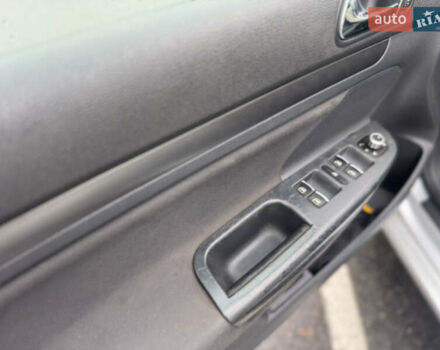 Серый Фольксваген Гольф, объемом двигателя 1.6 л и пробегом 260 тыс. км за 4200 $, фото 8 на Automoto.ua