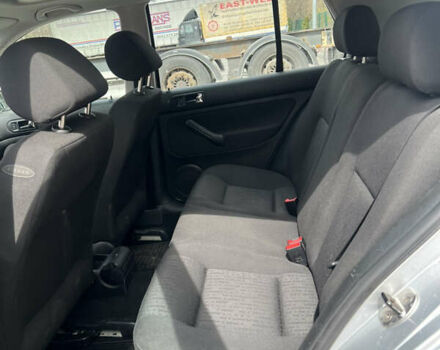 Серый Фольксваген Гольф, объемом двигателя 1.6 л и пробегом 200 тыс. км за 4600 $, фото 13 на Automoto.ua