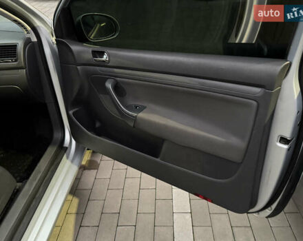 Сірий Фольксваген Гольф, об'ємом двигуна 1.6 л та пробігом 210 тис. км за 4150 $, фото 19 на Automoto.ua