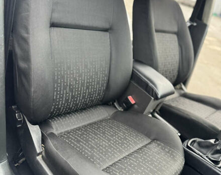 Серый Фольксваген Гольф, объемом двигателя 1.6 л и пробегом 280 тыс. км за 3799 $, фото 14 на Automoto.ua