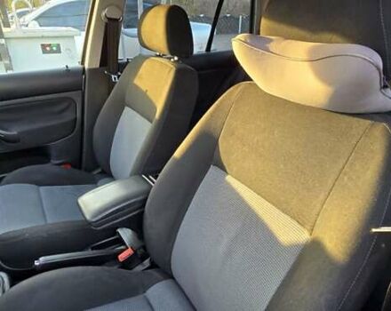 Серый Фольксваген Гольф, объемом двигателя 1.39 л и пробегом 186 тыс. км за 4400 $, фото 15 на Automoto.ua