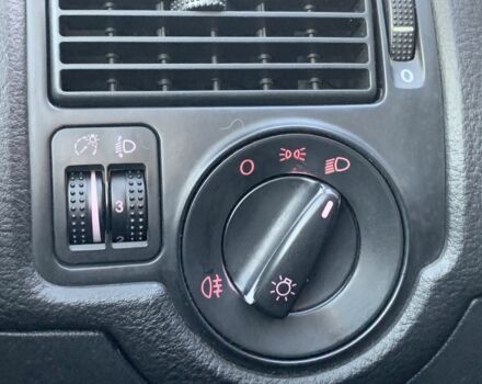 Серый Фольксваген Гольф, объемом двигателя 1.4 л и пробегом 255 тыс. км за 4000 $, фото 22 на Automoto.ua