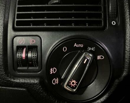 Сірий Фольксваген Гольф, об'ємом двигуна 1.6 л та пробігом 338 тис. км за 3999 $, фото 4 на Automoto.ua