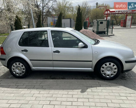 Серый Фольксваген Гольф, объемом двигателя 1.6 л и пробегом 200 тыс. км за 4600 $, фото 8 на Automoto.ua