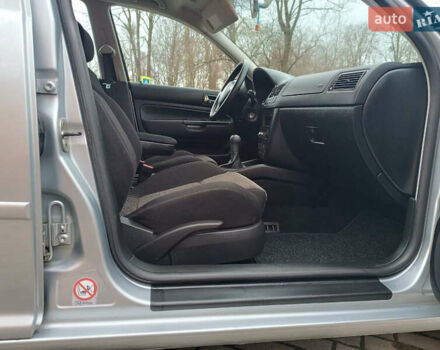 Серый Фольксваген Гольф, объемом двигателя 1.6 л и пробегом 226 тыс. км за 5250 $, фото 36 на Automoto.ua