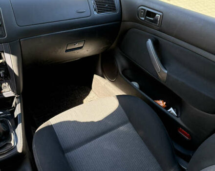 Сірий Фольксваген Гольф, об'ємом двигуна 1.6 л та пробігом 210 тис. км за 4400 $, фото 12 на Automoto.ua