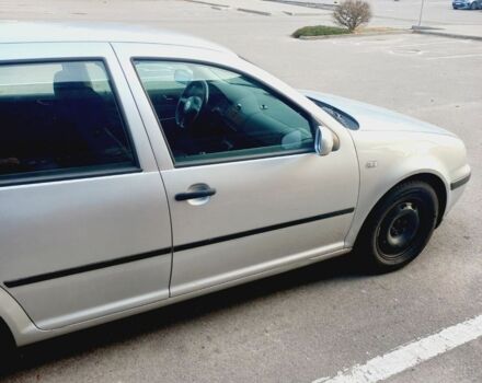 Серый Фольксваген Гольф, объемом двигателя 1.6 л и пробегом 225 тыс. км за 3800 $, фото 7 на Automoto.ua