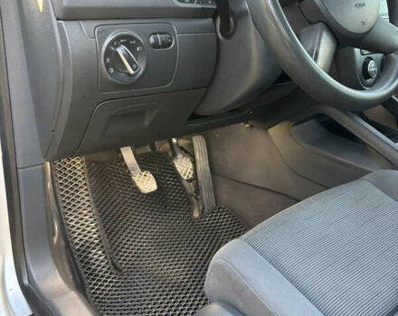 Сірий Фольксваген Гольф, об'ємом двигуна 1.39 л та пробігом 287 тис. км за 4800 $, фото 24 на Automoto.ua