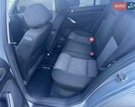 Серый Фольксваген Гольф, объемом двигателя 1.6 л и пробегом 188 тыс. км за 4600 $, фото 15 на Automoto.ua