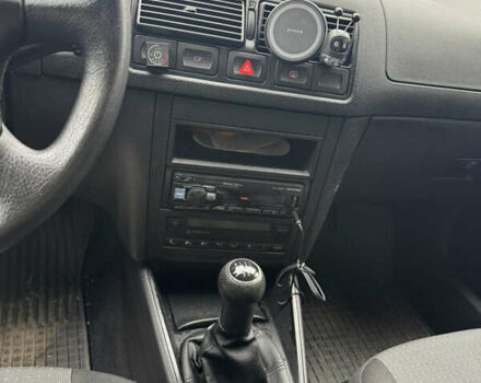 Серый Фольксваген Гольф, объемом двигателя 1.6 л и пробегом 391 тыс. км за 4500 $, фото 11 на Automoto.ua