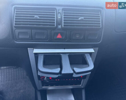 Серый Фольксваген Гольф, объемом двигателя 1.6 л и пробегом 188 тыс. км за 4600 $, фото 20 на Automoto.ua