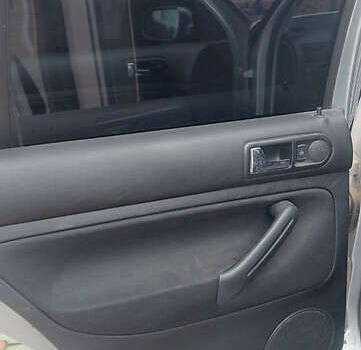 Серый Фольксваген Гольф, объемом двигателя 1.6 л и пробегом 154 тыс. км за 5500 $, фото 10 на Automoto.ua