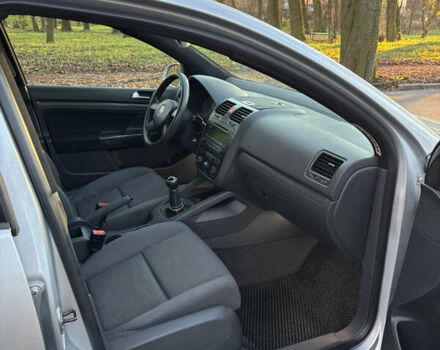 Сірий Фольксваген Гольф, об'ємом двигуна 1.39 л та пробігом 287 тис. км за 4800 $, фото 34 на Automoto.ua