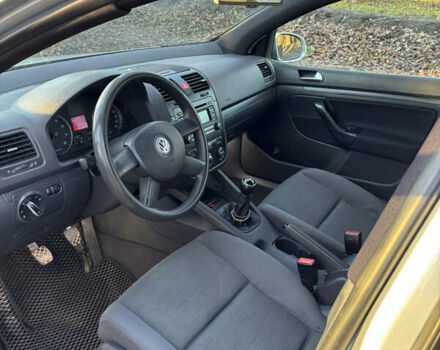 Сірий Фольксваген Гольф, об'ємом двигуна 1.39 л та пробігом 287 тис. км за 4800 $, фото 23 на Automoto.ua