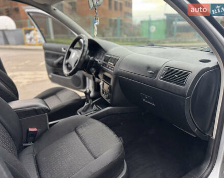 Серый Фольксваген Гольф, объемом двигателя 1.6 л и пробегом 280 тыс. км за 3799 $, фото 13 на Automoto.ua