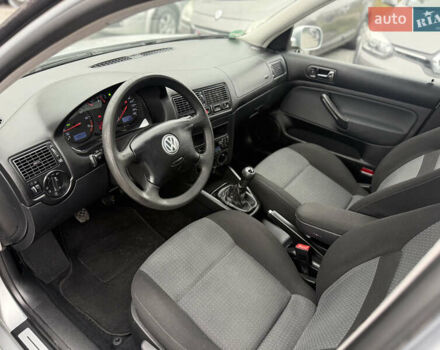 Серый Фольксваген Гольф, объемом двигателя 1.6 л и пробегом 198 тыс. км за 5499 $, фото 22 на Automoto.ua