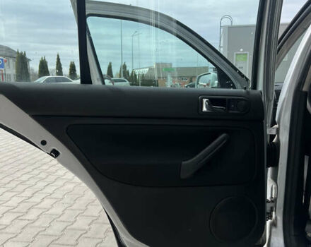 Серый Фольксваген Гольф, объемом двигателя 1.6 л и пробегом 200 тыс. км за 4600 $, фото 12 на Automoto.ua