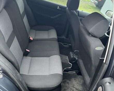 Серый Фольксваген Гольф, объемом двигателя 1.39 л и пробегом 222 тыс. км за 4400 $, фото 5 на Automoto.ua