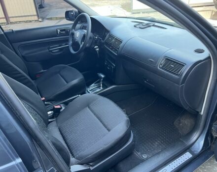 Серый Фольксваген Гольф, объемом двигателя 1.6 л и пробегом 320 тыс. км за 4300 $, фото 6 на Automoto.ua