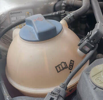 Серый Фольксваген Гольф, объемом двигателя 1.6 л и пробегом 154 тыс. км за 5500 $, фото 20 на Automoto.ua