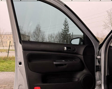 Серый Фольксваген Гольф, объемом двигателя 1.6 л и пробегом 170 тыс. км за 5200 $, фото 6 на Automoto.ua