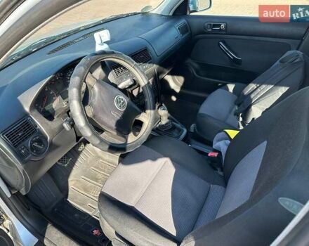 Серый Фольксваген Гольф, объемом двигателя 1.6 л и пробегом 275 тыс. км за 4500 $, фото 8 на Automoto.ua