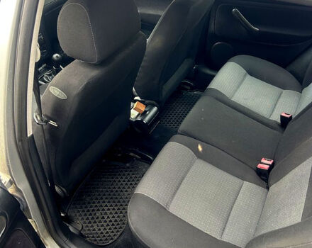 Серый Фольксваген Гольф, объемом двигателя 1.6 л и пробегом 210 тыс. км за 5600 $, фото 4 на Automoto.ua