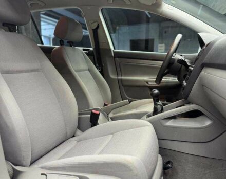 Фольксваген Гольф 2003 в Черновцах на Automoto.ua Серый Фольксваген Гольф, объемом двигателя 1.4 л и пробегом 184 тыс. км за 5300 $, фото 16 на Automoto.ua