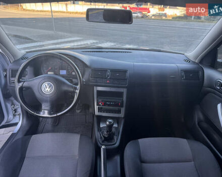 Серый Фольксваген Гольф, объемом двигателя 1.6 л и пробегом 188 тыс. км за 4600 $, фото 13 на Automoto.ua