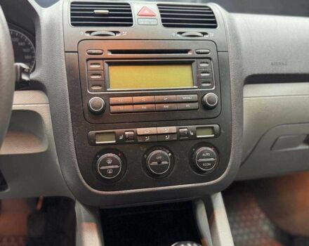 Фольксваген Гольф 2003 в Черновцах на Automoto.ua Серый Фольксваген Гольф, объемом двигателя 1.4 л и пробегом 184 тыс. км за 5300 $, фото 14 на Automoto.ua