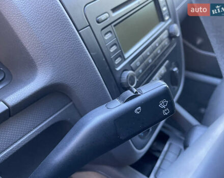 Серый Фольксваген Гольф, объемом двигателя 1.6 л и пробегом 214 тыс. км за 5670 $, фото 23 на Automoto.ua