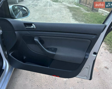 Серый Фольксваген Гольф, объемом двигателя 1.4 л и пробегом 195 тыс. км за 5400 $, фото 45 на Automoto.ua