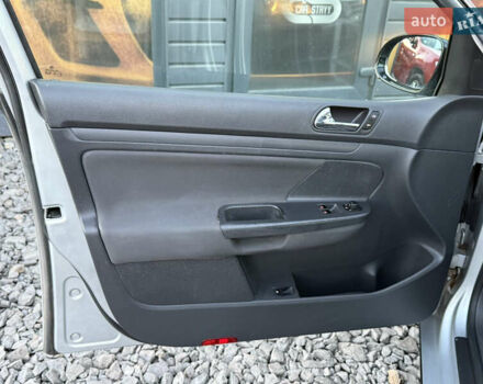 Серый Фольксваген Гольф, объемом двигателя 1.6 л и пробегом 229 тыс. км за 5600 $, фото 39 на Automoto.ua