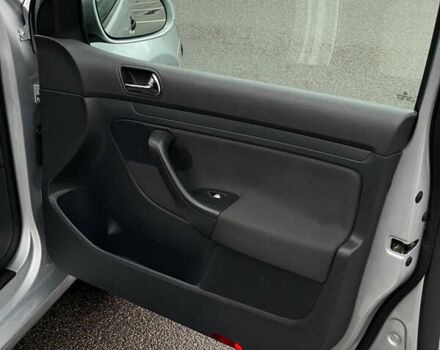 Серый Фольксваген Гольф, объемом двигателя 1.6 л и пробегом 250 тыс. км за 5800 $, фото 38 на Automoto.ua