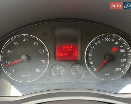 Серый Фольксваген Гольф, объемом двигателя 1.6 л и пробегом 259 тыс. км за 5400 $, фото 30 на Automoto.ua